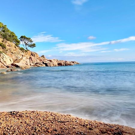 ⭑ Sea Views + Private Beach. What Else? ⭑ トッサ・デ・マール エクステリア 写真