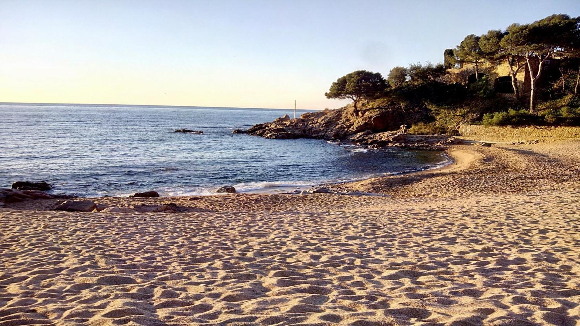 ⭑ Sea Views + Private Beach. What Else? ⭑ トッサ・デ・マール エクステリア 写真